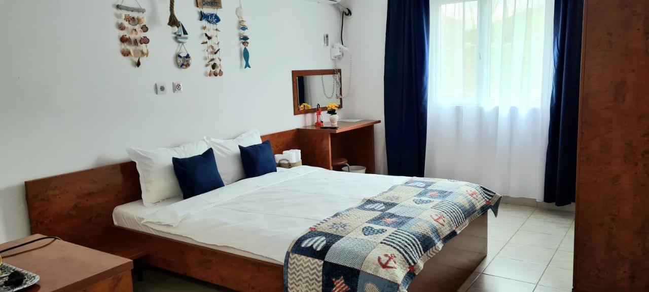 Casa Epat Hotel Două Mai Buitenkant foto