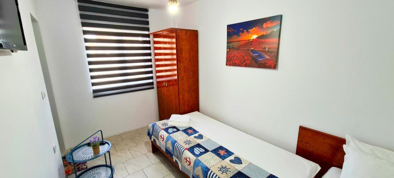 Casa Epat Hotel Două Mai Buitenkant foto